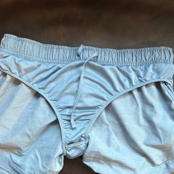 Nike running shorts - Picture 4 of 4